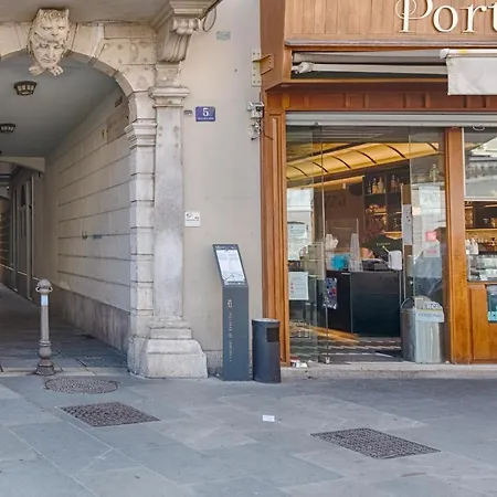 Il Rifugio Del Principe-ampio Monolocale In Centro شقة *