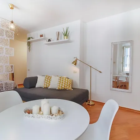 Il Rifugio Del Principe-ampio Monolocale In Centro Apartment Trieste